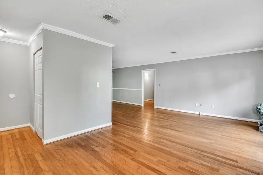 6900 Roswell Road Unit Q22, Sandy Springs, Georgia 30328, 2 Bedrooms Bedrooms, ,2 BathroomsBathrooms,Residential,Sold,6900 Roswell Road Unit Q22,6619627