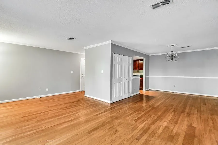 6900 Roswell Road Unit Q22, Sandy Springs, Georgia 30328, 2 Bedrooms Bedrooms, ,2 BathroomsBathrooms,Residential,Sold,6900 Roswell Road Unit Q22,6619627