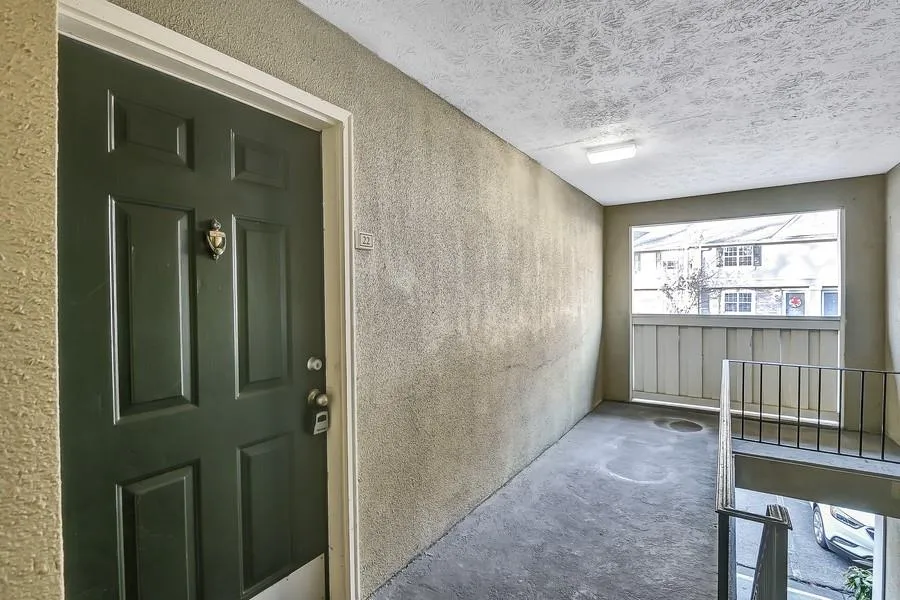 6900 Roswell Road Unit Q22, Sandy Springs, Georgia 30328, 2 Bedrooms Bedrooms, ,2 BathroomsBathrooms,Residential,Sold,6900 Roswell Road Unit Q22,6619627