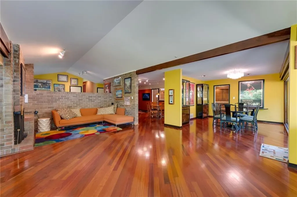 610 Bridgewater Drive, Sandy Springs, Georgia 30328, 3 Bedrooms Bedrooms, ,3 BathroomsBathrooms,Residential,Sold,610 Bridgewater Drive,6961271