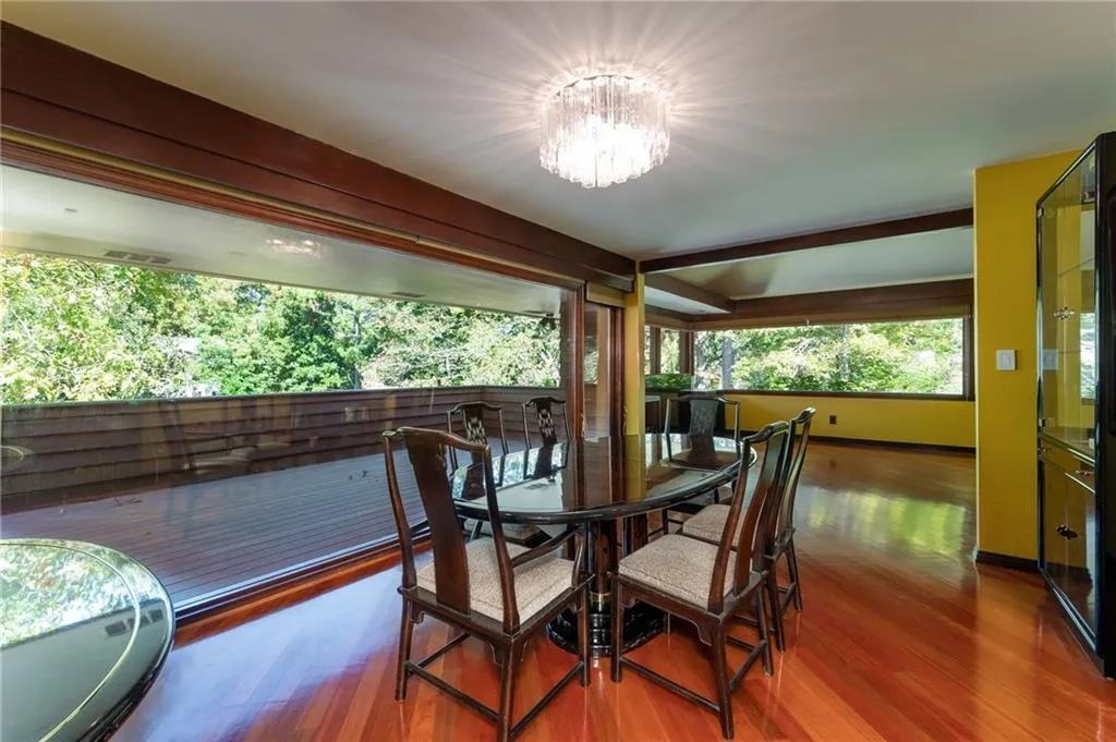 610 Bridgewater Drive, Sandy Springs, Georgia 30328, 3 Bedrooms Bedrooms, ,3 BathroomsBathrooms,Residential,Sold,610 Bridgewater Drive,6961271