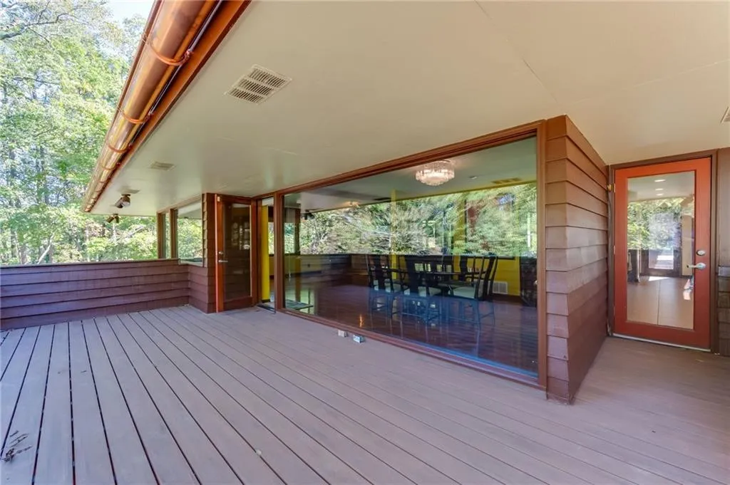 610 Bridgewater Drive, Sandy Springs, Georgia 30328, 3 Bedrooms Bedrooms, ,3 BathroomsBathrooms,Residential,Sold,610 Bridgewater Drive,6961271