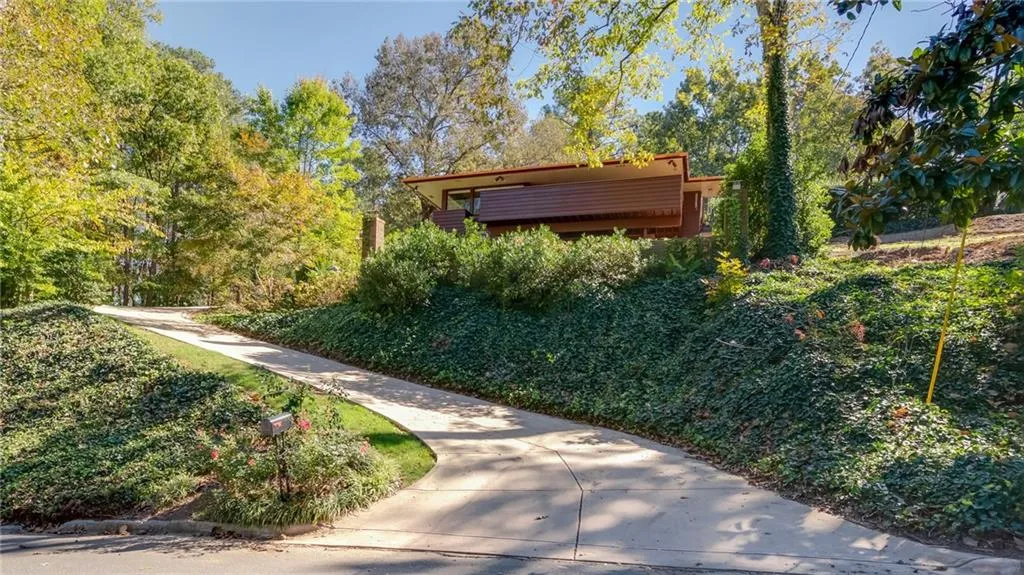 610 Bridgewater Drive, Sandy Springs, Georgia 30328, 3 Bedrooms Bedrooms, ,3 BathroomsBathrooms,Residential,Sold,610 Bridgewater Drive,6961271