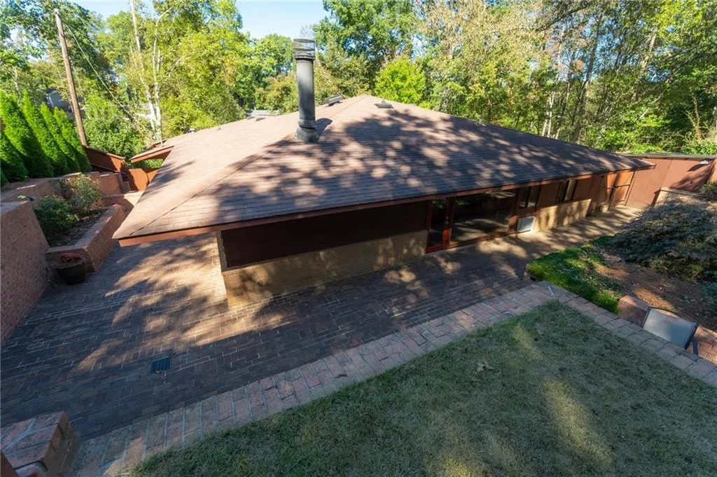 610 Bridgewater Drive, Sandy Springs, Georgia 30328, 3 Bedrooms Bedrooms, ,3 BathroomsBathrooms,Residential,Sold,610 Bridgewater Drive,6961271