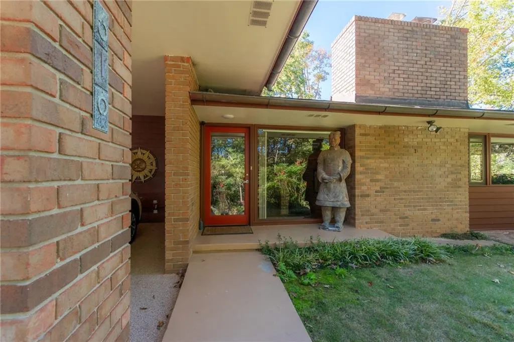 610 Bridgewater Drive, Sandy Springs, Georgia 30328, 3 Bedrooms Bedrooms, ,3 BathroomsBathrooms,Residential,Sold,610 Bridgewater Drive,6961271