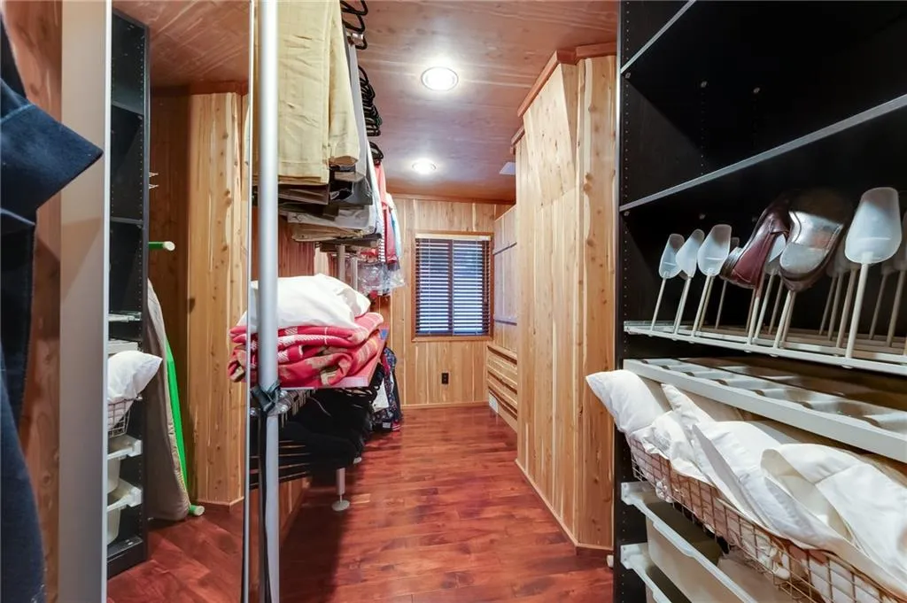 610 Bridgewater Drive, Sandy Springs, Georgia 30328, 3 Bedrooms Bedrooms, ,3 BathroomsBathrooms,Residential,Sold,610 Bridgewater Drive,6961271