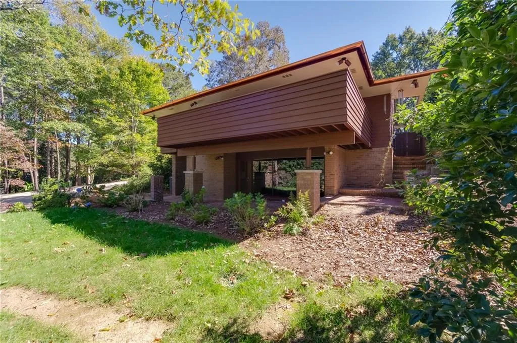 610 Bridgewater Drive, Sandy Springs, Georgia 30328, 3 Bedrooms Bedrooms, ,3 BathroomsBathrooms,Residential,Sold,610 Bridgewater Drive,6961271