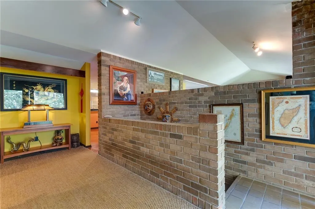 610 Bridgewater Drive, Sandy Springs, Georgia 30328, 3 Bedrooms Bedrooms, ,3 BathroomsBathrooms,Residential,Sold,610 Bridgewater Drive,6961271