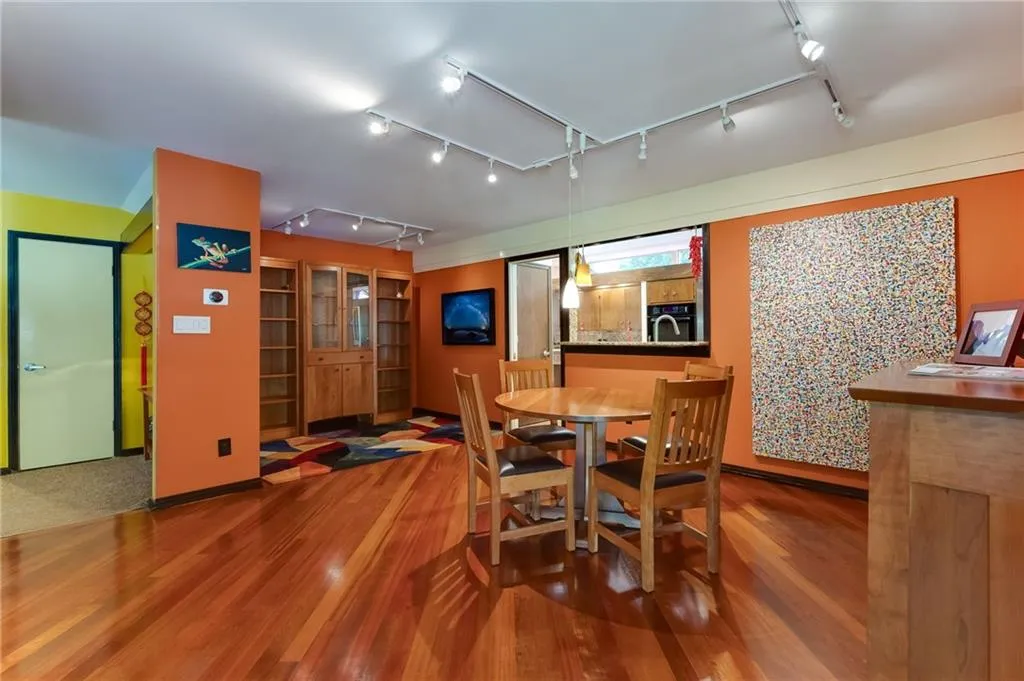 610 Bridgewater Drive, Sandy Springs, Georgia 30328, 3 Bedrooms Bedrooms, ,3 BathroomsBathrooms,Residential,Sold,610 Bridgewater Drive,6961271