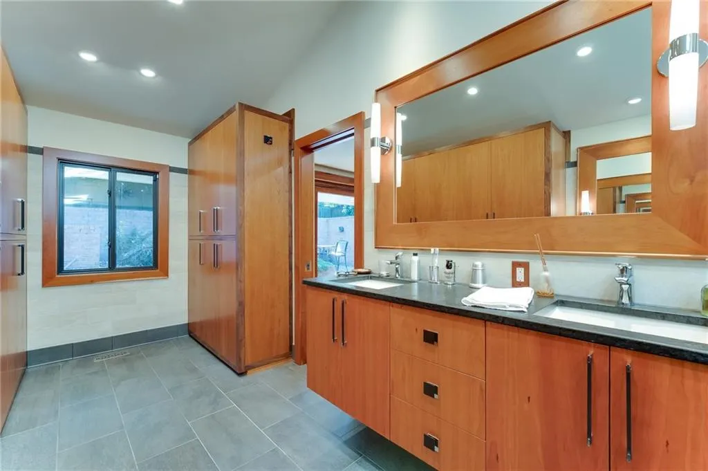 610 Bridgewater Drive, Sandy Springs, Georgia 30328, 3 Bedrooms Bedrooms, ,3 BathroomsBathrooms,Residential,Sold,610 Bridgewater Drive,6961271