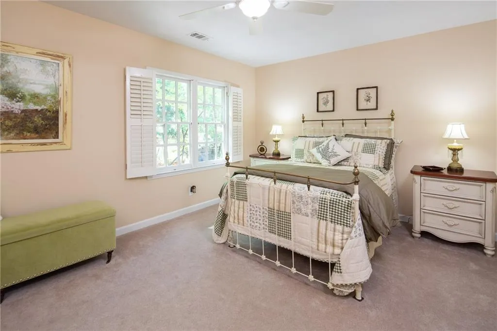 7725 Dunvegan Close, Sandy Springs, Georgia 30350, 5 Bedrooms Bedrooms, ,3 BathroomsBathrooms,Residential,Sold,7725 Dunvegan Close,6869872