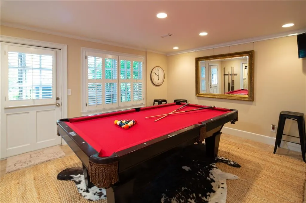 7725 Dunvegan Close, Sandy Springs, Georgia 30350, 5 Bedrooms Bedrooms, ,3 BathroomsBathrooms,Residential,Sold,7725 Dunvegan Close,6869872