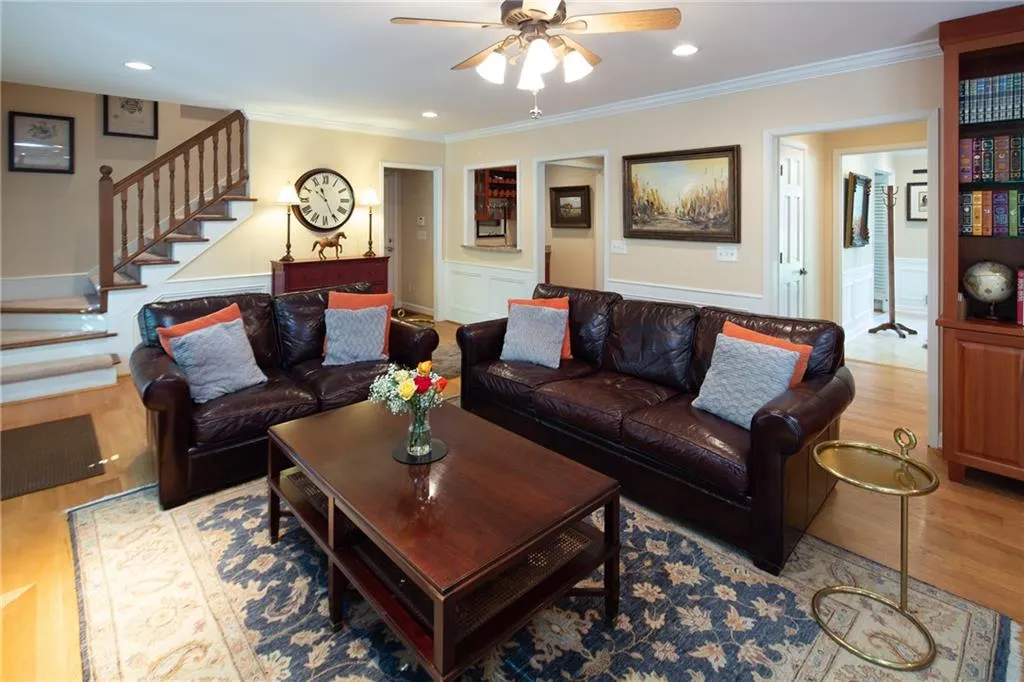 7725 Dunvegan Close, Sandy Springs, Georgia 30350, 5 Bedrooms Bedrooms, ,3 BathroomsBathrooms,Residential,Sold,7725 Dunvegan Close,6869872