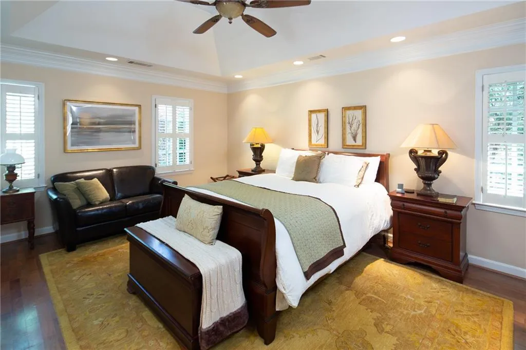 7725 Dunvegan Close, Sandy Springs, Georgia 30350, 5 Bedrooms Bedrooms, ,3 BathroomsBathrooms,Residential,Sold,7725 Dunvegan Close,6869872