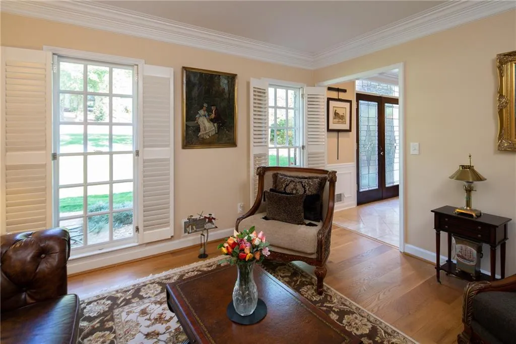 7725 Dunvegan Close, Sandy Springs, Georgia 30350, 5 Bedrooms Bedrooms, ,3 BathroomsBathrooms,Residential,Sold,7725 Dunvegan Close,6869872