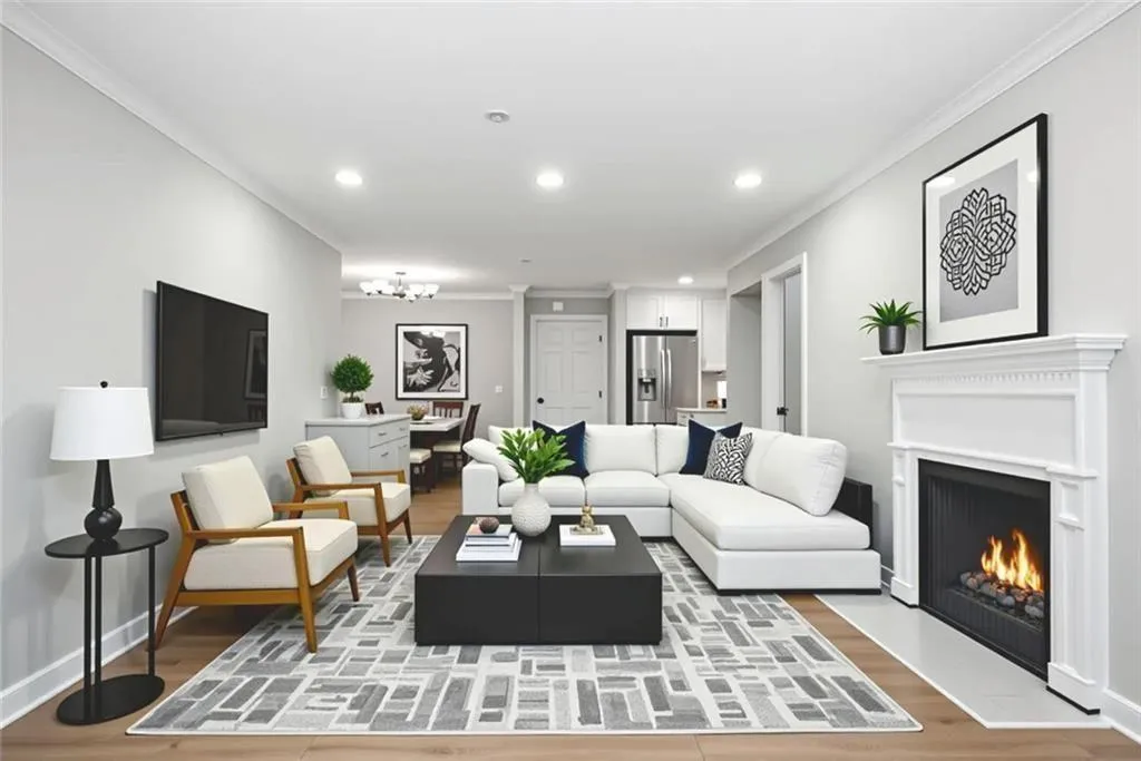 3201 Lenox Road Ne Unit 23, Atlanta, Georgia 30324, 2 Bedrooms Bedrooms, ,2 BathroomsBathrooms,Residential,For Sale,3201 Lenox Road Ne Unit 23,7645571