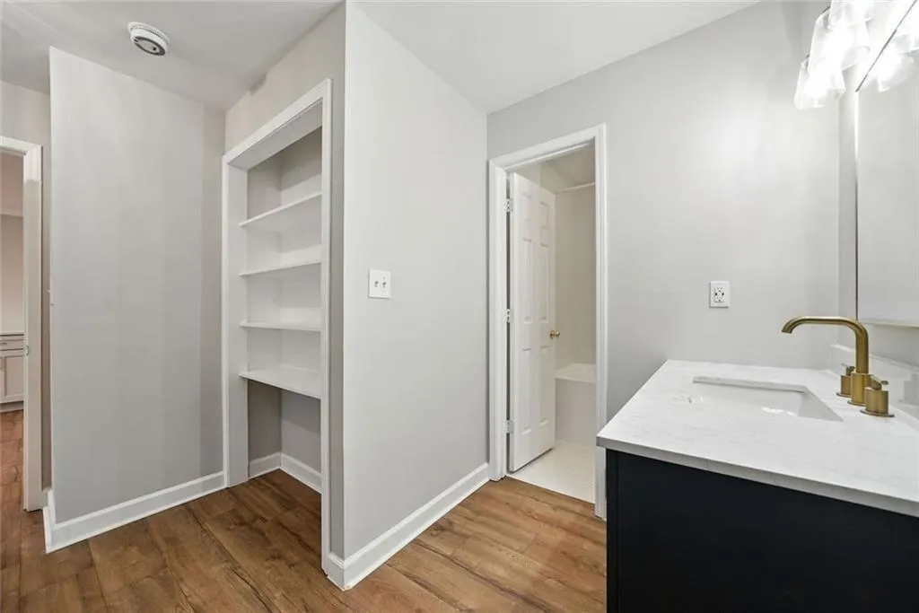 3201 Lenox Road Ne Unit 23, Atlanta, Georgia 30324, 2 Bedrooms Bedrooms, ,2 BathroomsBathrooms,Residential,For Sale,3201 Lenox Road Ne Unit 23,7645571