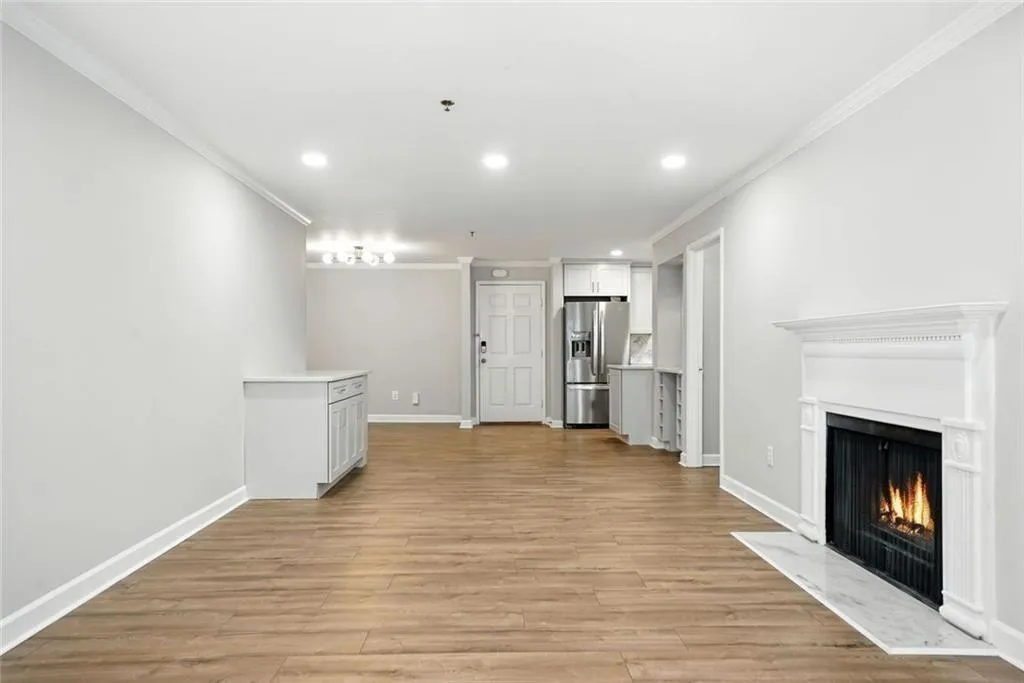 3201 Lenox Road Ne Unit 23, Atlanta, Georgia 30324, 2 Bedrooms Bedrooms, ,2 BathroomsBathrooms,Residential,For Sale,3201 Lenox Road Ne Unit 23,7645571