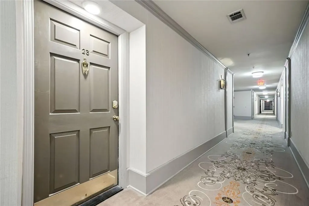 3201 Lenox Road Ne Unit 23, Atlanta, Georgia 30324, 2 Bedrooms Bedrooms, ,2 BathroomsBathrooms,Residential,For Sale,3201 Lenox Road Ne Unit 23,7645571