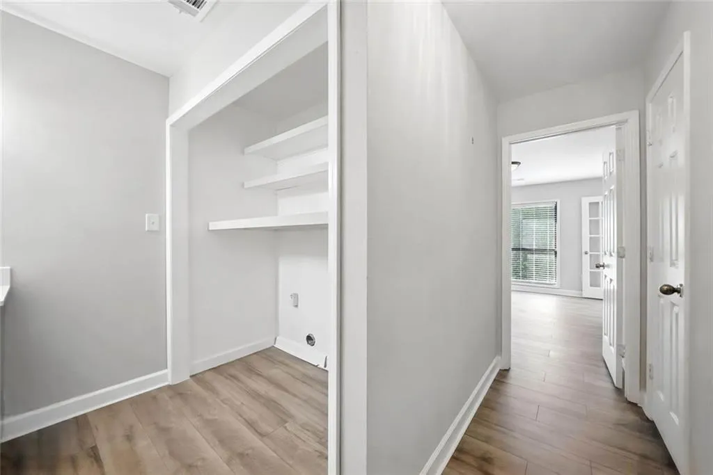 3201 Lenox Road Ne Unit 23, Atlanta, Georgia 30324, 2 Bedrooms Bedrooms, ,2 BathroomsBathrooms,Residential,For Sale,3201 Lenox Road Ne Unit 23,7645571