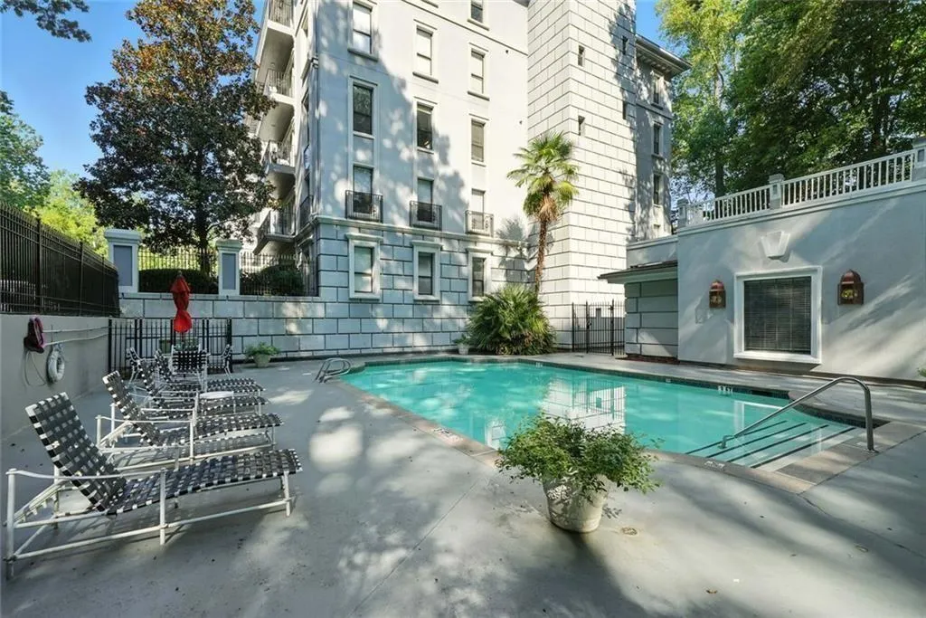 3201 Lenox Road Ne Unit 23, Atlanta, Georgia 30324, 2 Bedrooms Bedrooms, ,2 BathroomsBathrooms,Residential,For Sale,3201 Lenox Road Ne Unit 23,7645571
