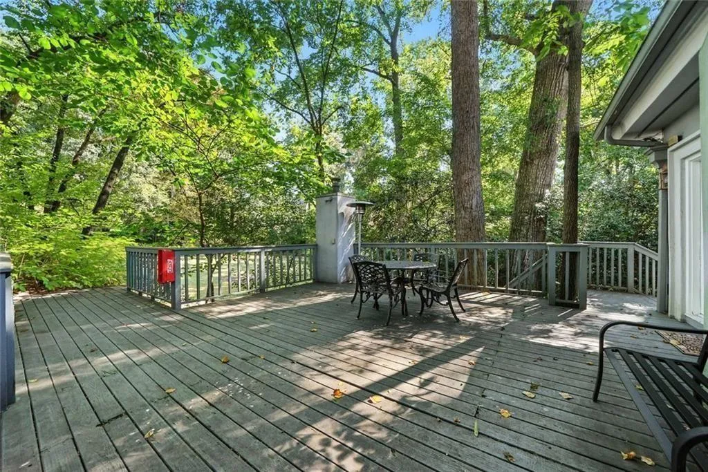 3201 Lenox Road Ne Unit 23, Atlanta, Georgia 30324, 2 Bedrooms Bedrooms, ,2 BathroomsBathrooms,Residential,For Sale,3201 Lenox Road Ne Unit 23,7645571