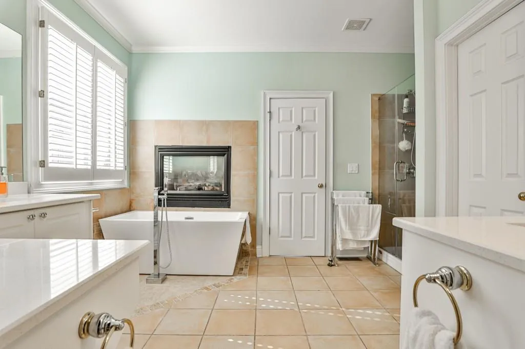 6395 Glen Oaks Lane, Sandy Springs, Georgia 30328, 4 Bedrooms Bedrooms, ,3 BathroomsBathrooms,Residential,Sold,6395 Glen Oaks Lane,7003871