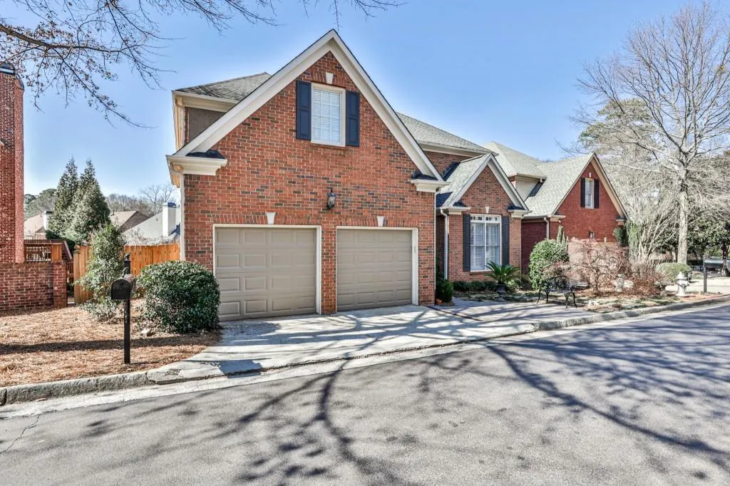 6395 Glen Oaks Lane, Sandy Springs, Georgia 30328, 4 Bedrooms Bedrooms, ,3 BathroomsBathrooms,Residential,Sold,6395 Glen Oaks Lane,7003871