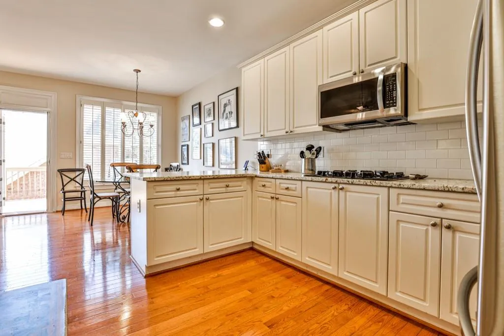 6395 Glen Oaks Lane, Sandy Springs, Georgia 30328, 4 Bedrooms Bedrooms, ,3 BathroomsBathrooms,Residential,Sold,6395 Glen Oaks Lane,7003871