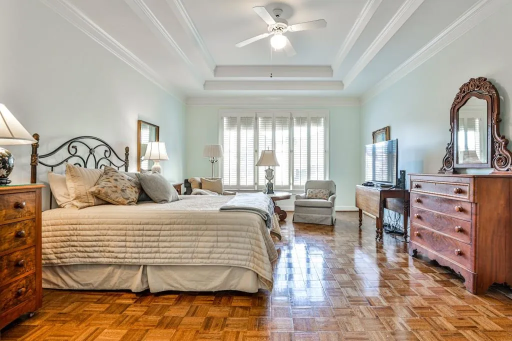 6395 Glen Oaks Lane, Sandy Springs, Georgia 30328, 4 Bedrooms Bedrooms, ,3 BathroomsBathrooms,Residential,Sold,6395 Glen Oaks Lane,7003871