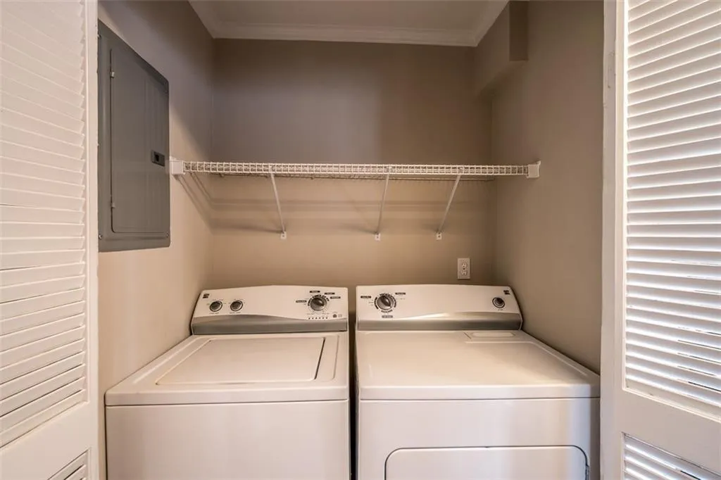 6520 Roswell Road Unit 49, Atlanta, Georgia 30328, 3 Bedrooms Bedrooms, ,2 BathroomsBathrooms,Residential,Sold,6520 Roswell Road Unit 49,6069378