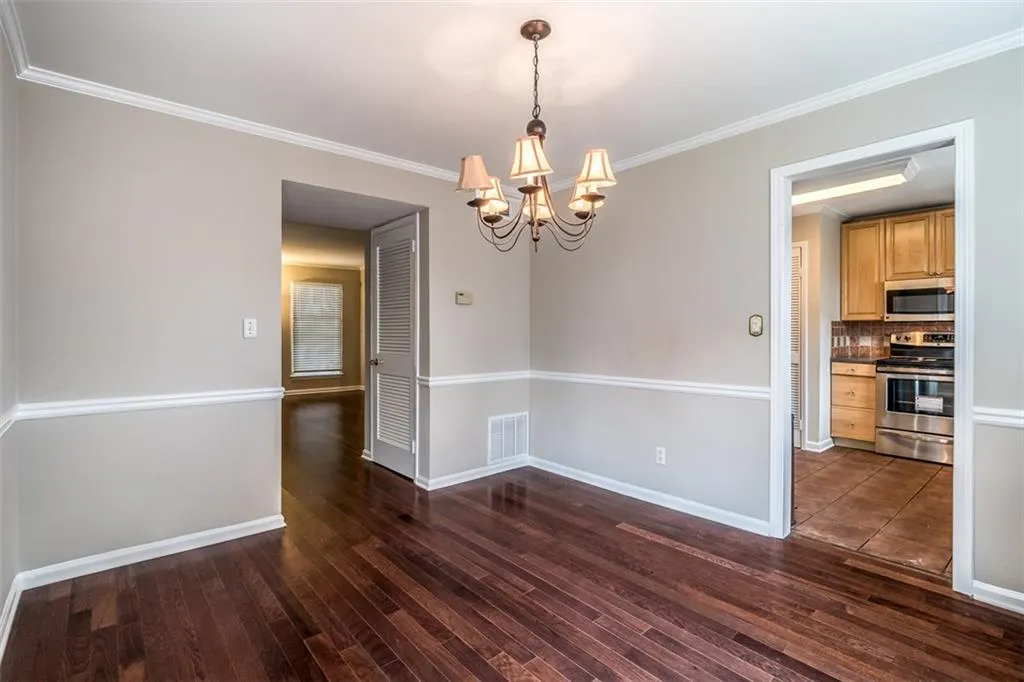 6520 Roswell Road Unit 49, Atlanta, Georgia 30328, 3 Bedrooms Bedrooms, ,2 BathroomsBathrooms,Residential,Sold,6520 Roswell Road Unit 49,6069378