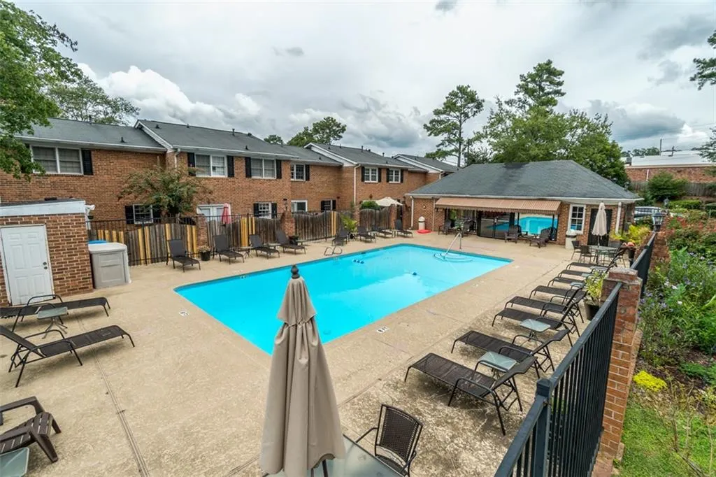 6520 Roswell Road Unit 49, Atlanta, Georgia 30328, 3 Bedrooms Bedrooms, ,2 BathroomsBathrooms,Residential,Sold,6520 Roswell Road Unit 49,6069378