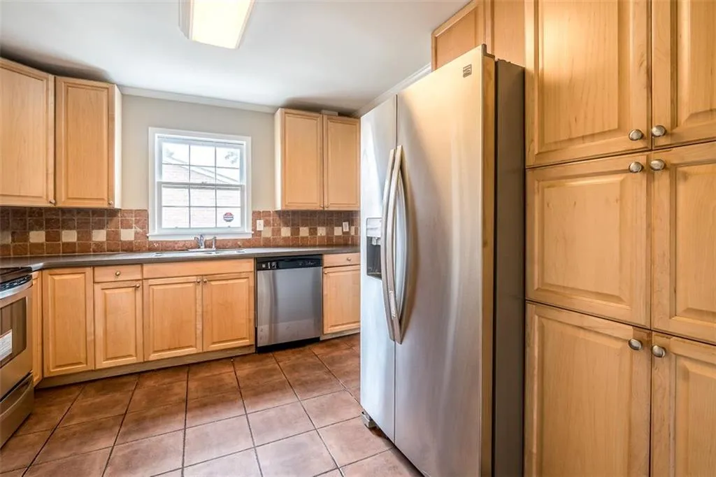 6520 Roswell Road Unit 49, Atlanta, Georgia 30328, 3 Bedrooms Bedrooms, ,2 BathroomsBathrooms,Residential,Sold,6520 Roswell Road Unit 49,6069378