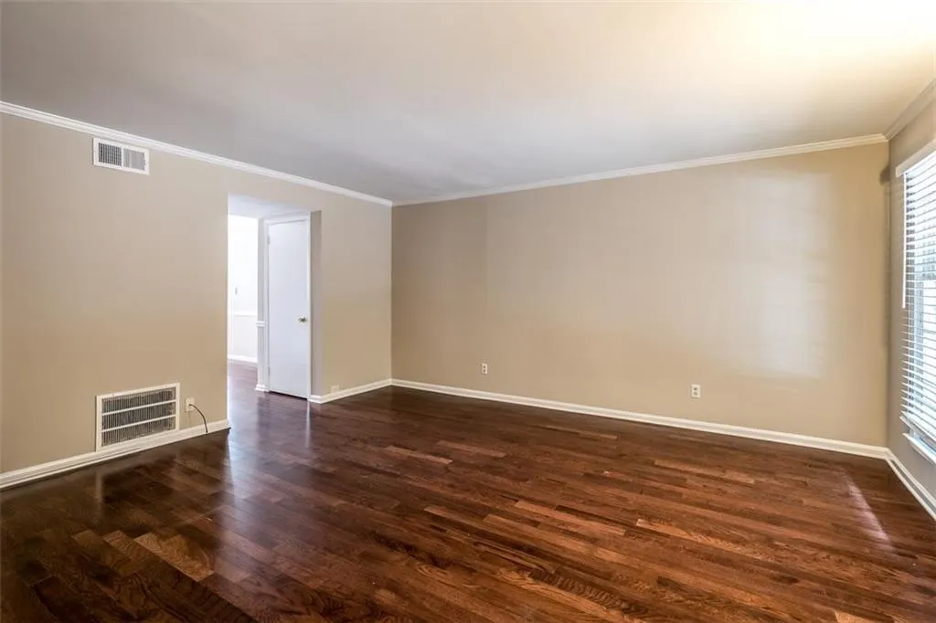 6520 Roswell Road Unit 49, Atlanta, Georgia 30328, 3 Bedrooms Bedrooms, ,2 BathroomsBathrooms,Residential,Sold,6520 Roswell Road Unit 49,6069378