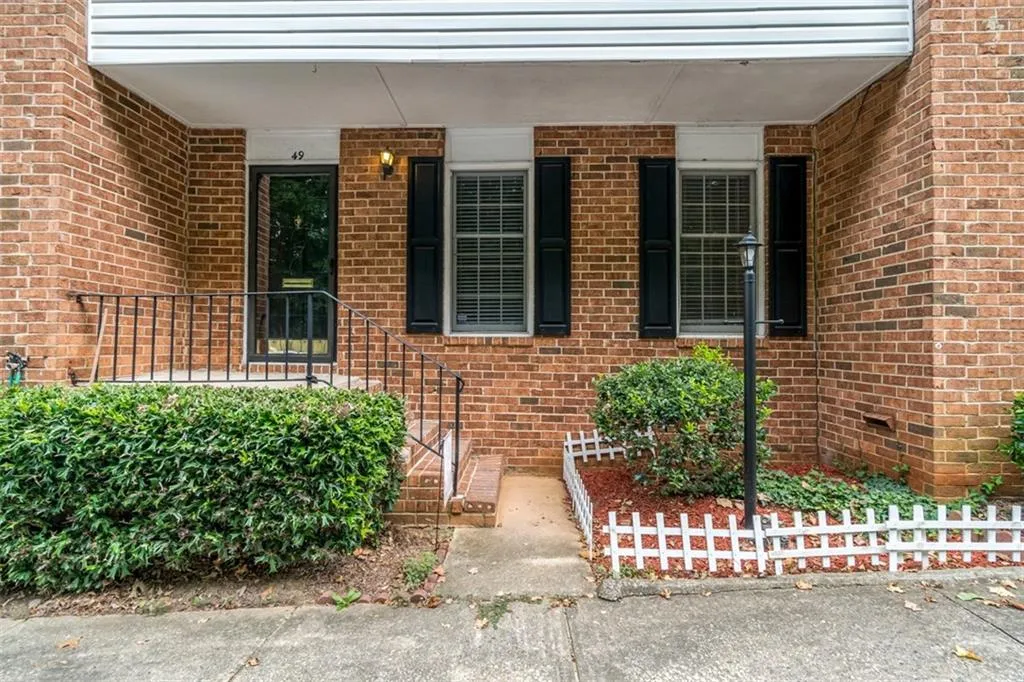 6520 Roswell Road Unit 49, Atlanta, Georgia 30328, 3 Bedrooms Bedrooms, ,2 BathroomsBathrooms,Residential,Sold,6520 Roswell Road Unit 49,6069378