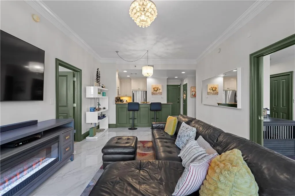 2255 Peachtree Road Ne Unit 521, Atlanta, Georgia 30309, 2 Bedrooms Bedrooms, ,2 BathroomsBathrooms,Residential,For Sale,2255 Peachtree Road Ne Unit 521,7669657