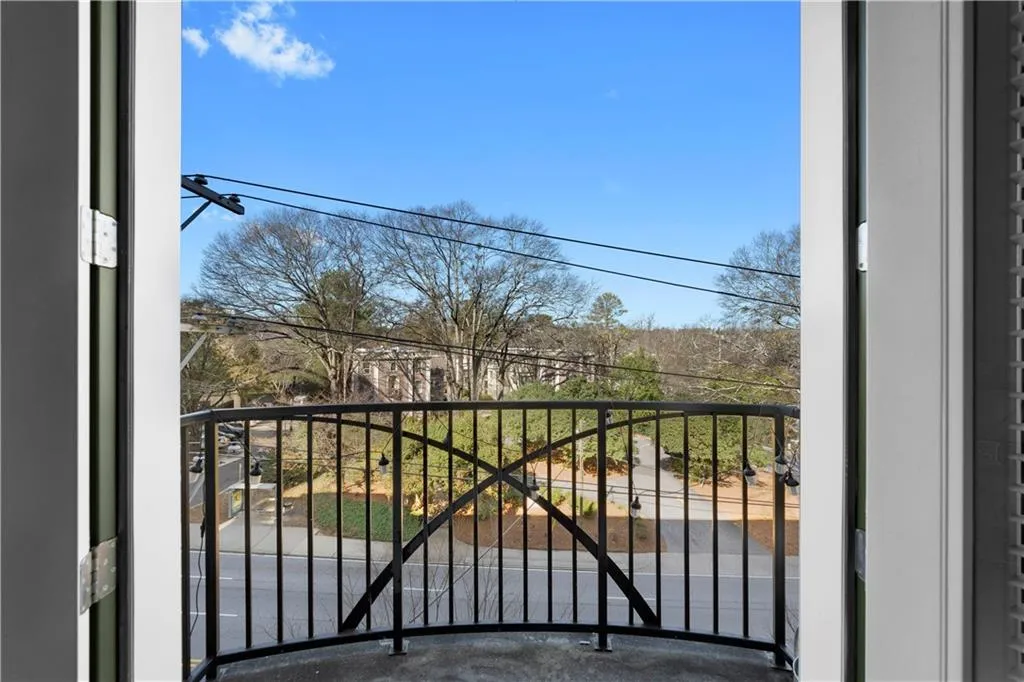 2255 Peachtree Road Ne Unit 521, Atlanta, Georgia 30309, 2 Bedrooms Bedrooms, ,2 BathroomsBathrooms,Residential,For Sale,2255 Peachtree Road Ne Unit 521,7669657
