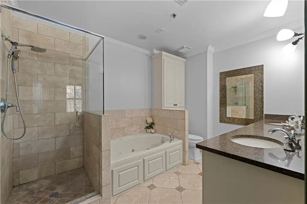 2255 Peachtree Road Ne Unit 521, Atlanta, Georgia 30309, 2 Bedrooms Bedrooms, ,2 BathroomsBathrooms,Residential,For Sale,2255 Peachtree Road Ne Unit 521,7669657