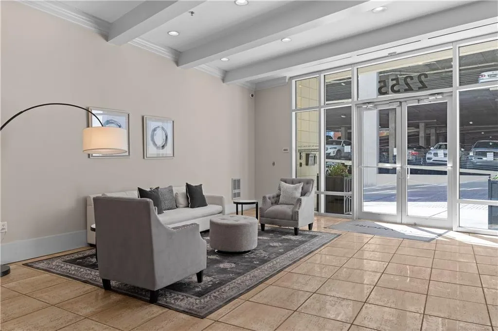 2255 Peachtree Road Ne Unit 521, Atlanta, Georgia 30309, 2 Bedrooms Bedrooms, ,2 BathroomsBathrooms,Residential,For Sale,2255 Peachtree Road Ne Unit 521,7669657