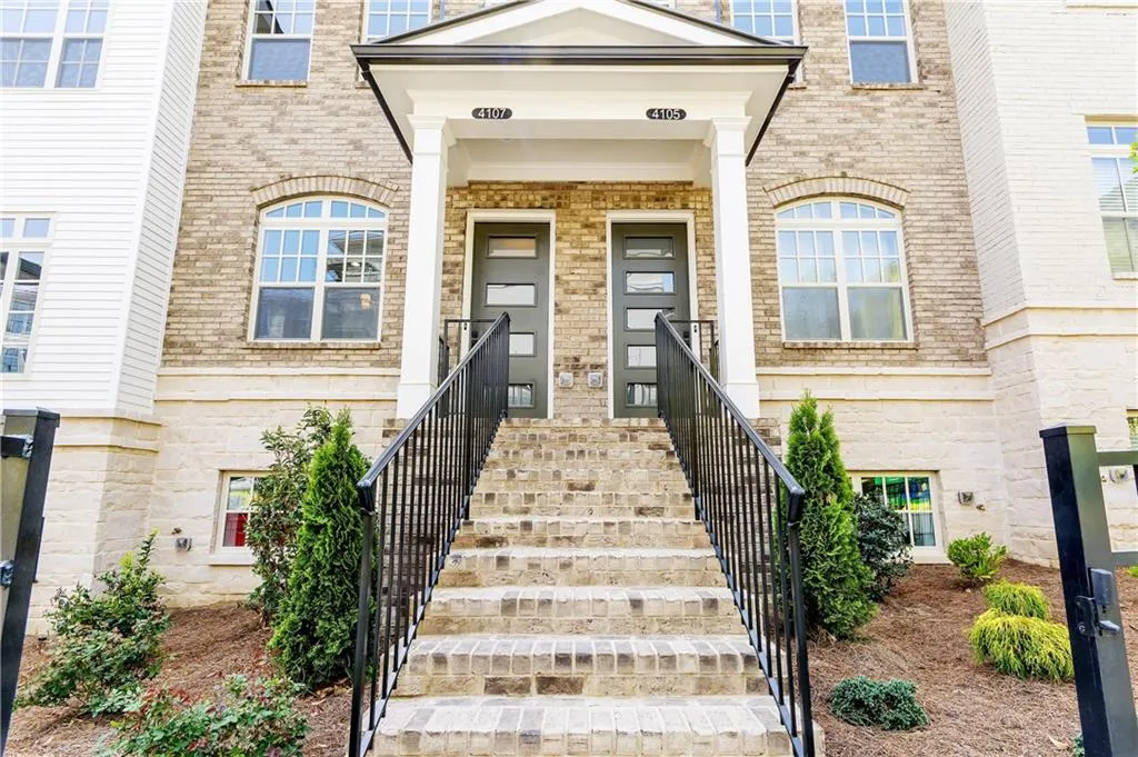 4251 Deming Circle, Atlanta, Georgia 30342, 2 Bedrooms Bedrooms, ,2 BathroomsBathrooms,Residential,Sold,4251 Deming Circle,5955274