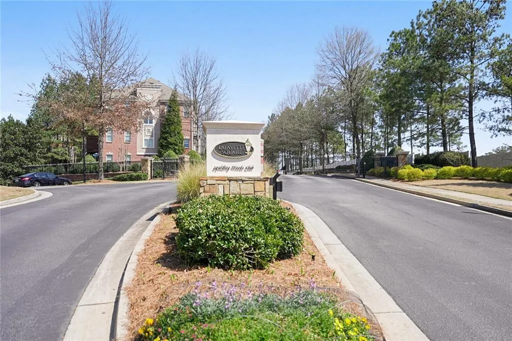 910 Acadiana Drive, Atlanta, Georgia 30328, 4 Bedrooms Bedrooms, ,3 BathroomsBathrooms,Residential,Sold,910 Acadiana Drive,7022210
