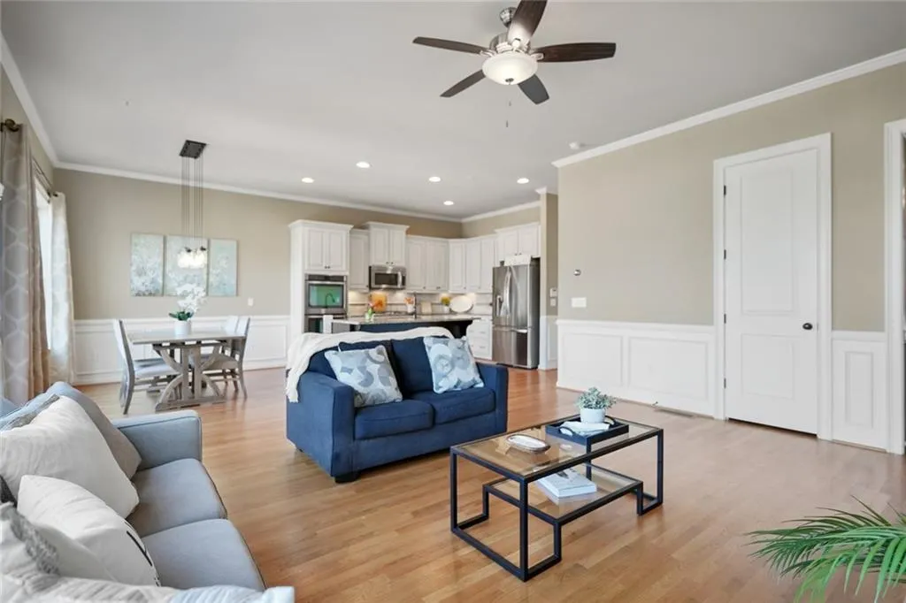 910 Acadiana Drive, Atlanta, Georgia 30328, 4 Bedrooms Bedrooms, ,3 BathroomsBathrooms,Residential,Sold,910 Acadiana Drive,7022210