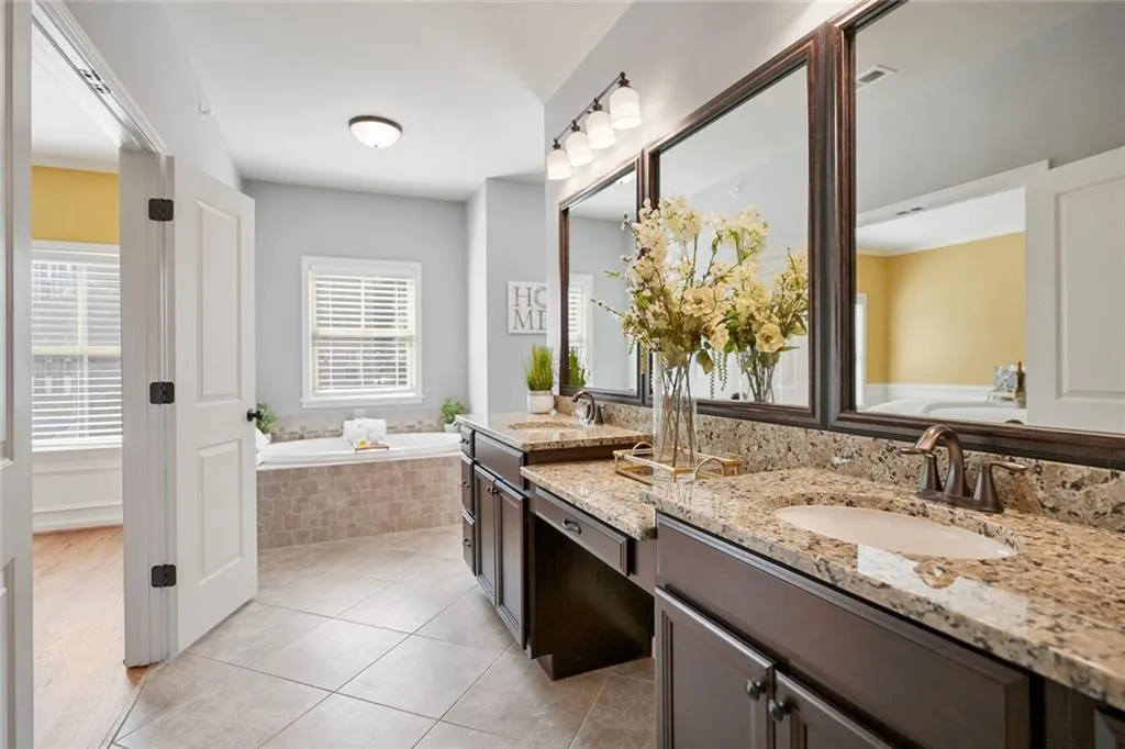 910 Acadiana Drive, Atlanta, Georgia 30328, 4 Bedrooms Bedrooms, ,3 BathroomsBathrooms,Residential,Sold,910 Acadiana Drive,7022210