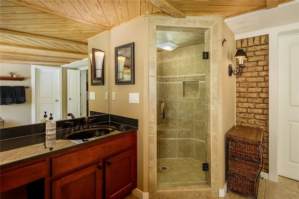 7720 Mount Vernon Road, Sandy Springs, Georgia 30350, 3 Bedrooms Bedrooms, ,3 BathroomsBathrooms,Residential,Sold,7720 Mount Vernon Road,6769003