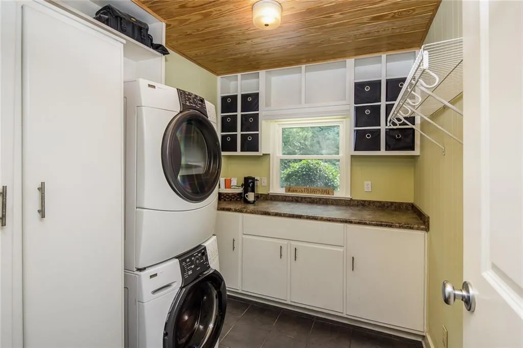 7720 Mount Vernon Road, Sandy Springs, Georgia 30350, 3 Bedrooms Bedrooms, ,3 BathroomsBathrooms,Residential,Sold,7720 Mount Vernon Road,6769003