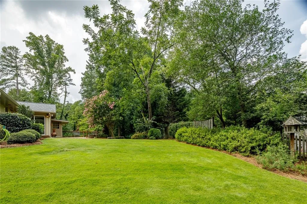 7720 Mount Vernon Road, Sandy Springs, Georgia 30350, 3 Bedrooms Bedrooms, ,3 BathroomsBathrooms,Residential,Sold,7720 Mount Vernon Road,6769003