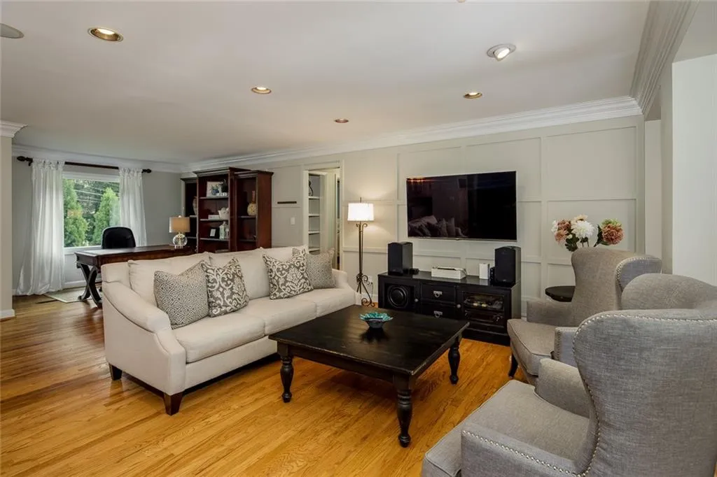 7720 Mount Vernon Road, Sandy Springs, Georgia 30350, 3 Bedrooms Bedrooms, ,3 BathroomsBathrooms,Residential,Sold,7720 Mount Vernon Road,6769003