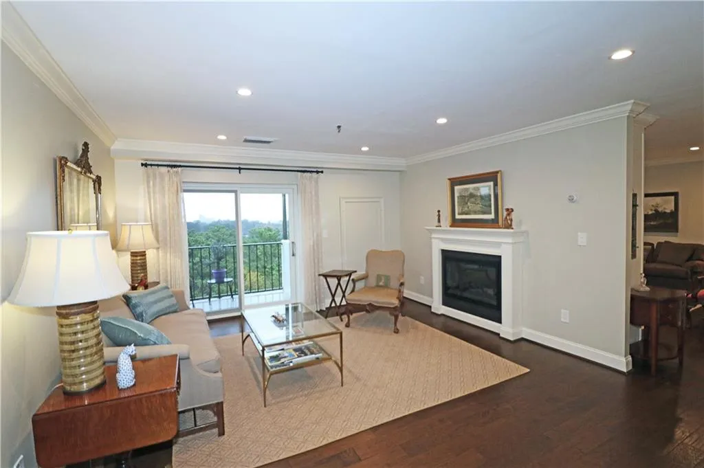 300 Johnson Ferry Road Ne Unit A1007, Sandy Springs, Georgia 30328, 2 Bedrooms Bedrooms, ,2 BathroomsBathrooms,Residential,Sold,300 Johnson Ferry Road Ne Unit A1007,7152344