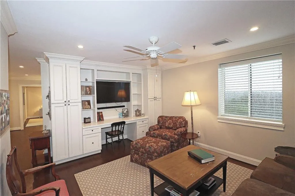 300 Johnson Ferry Road Ne Unit A1007, Sandy Springs, Georgia 30328, 2 Bedrooms Bedrooms, ,2 BathroomsBathrooms,Residential,Sold,300 Johnson Ferry Road Ne Unit A1007,7152344